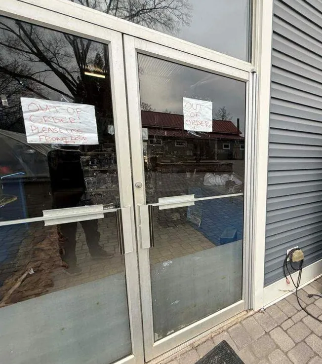 Front-door lock service in Locations